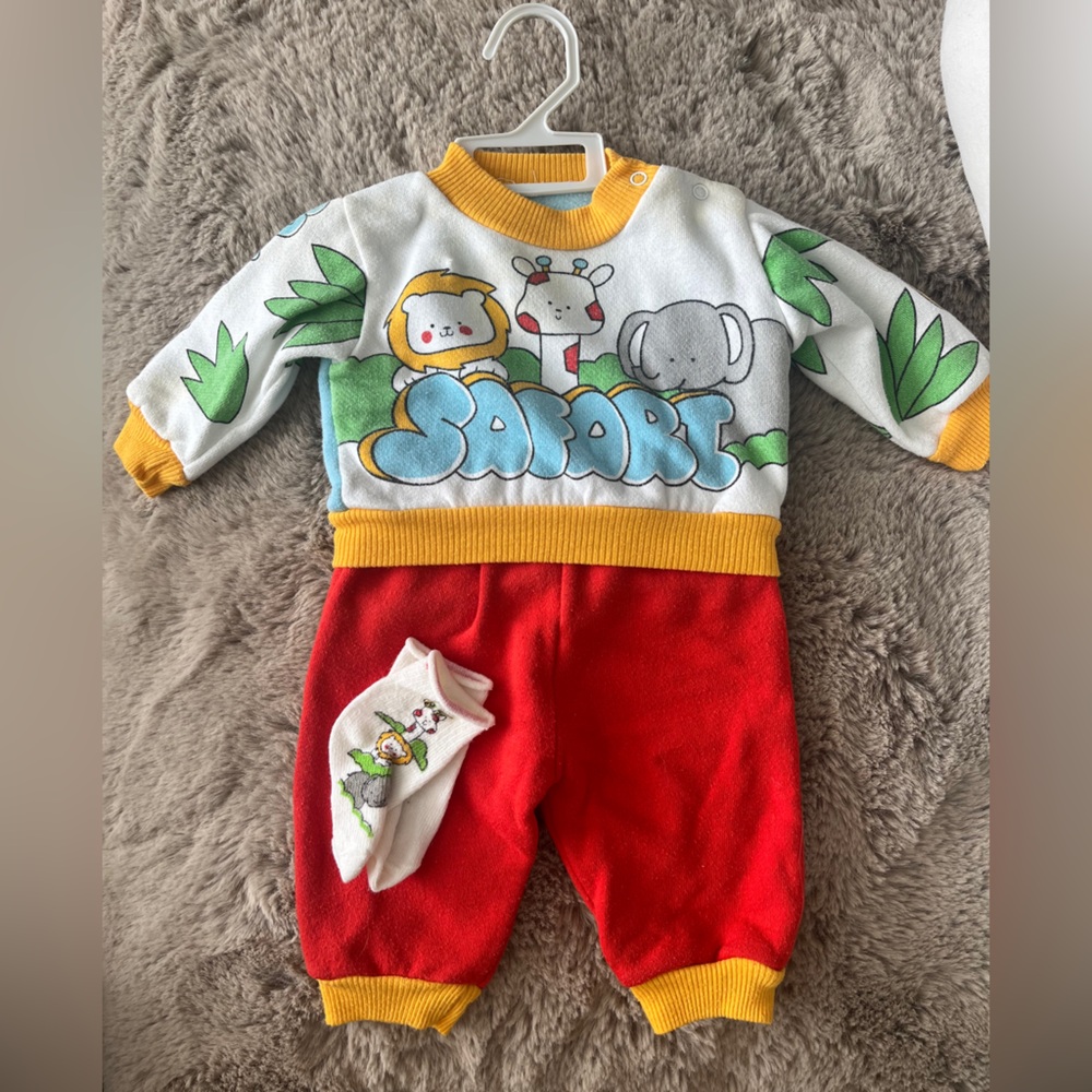 4/50$ Vintage Safari Themed Set